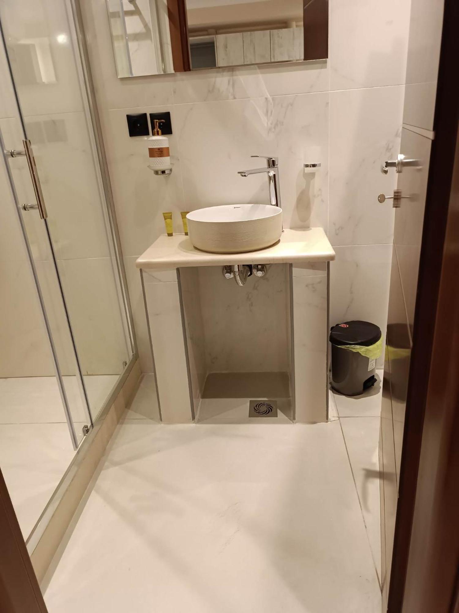 Newly Renovated Apartment Next To The Port Mantouki المظهر الخارجي الصورة