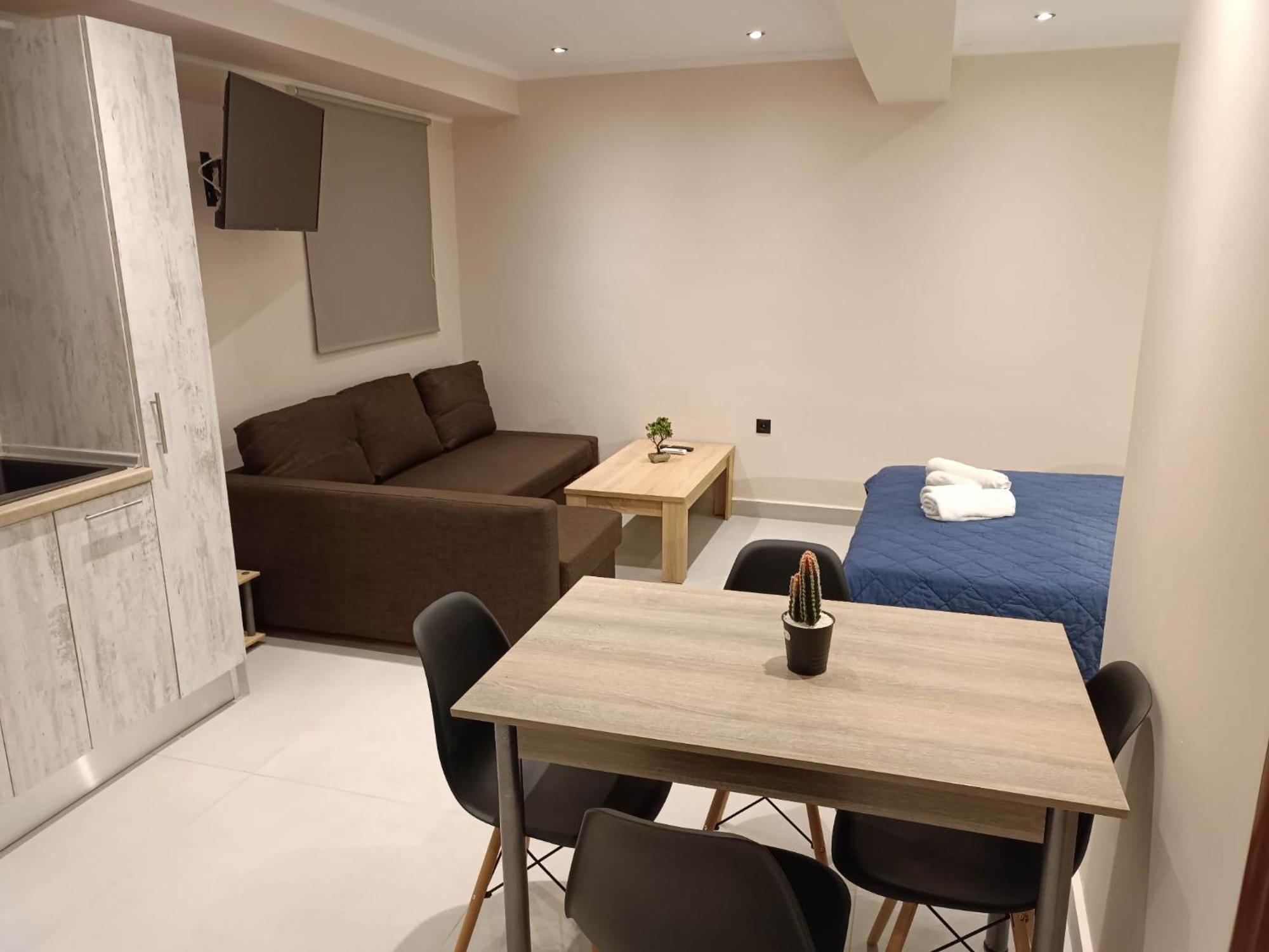 Newly Renovated Apartment Next To The Port Mantouki المظهر الخارجي الصورة