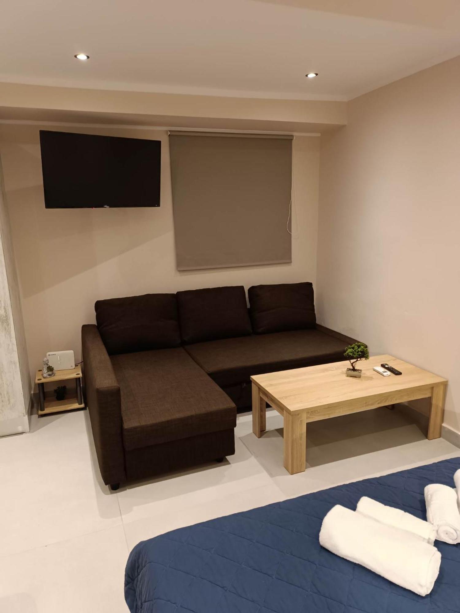 Newly Renovated Apartment Next To The Port Mantouki المظهر الخارجي الصورة