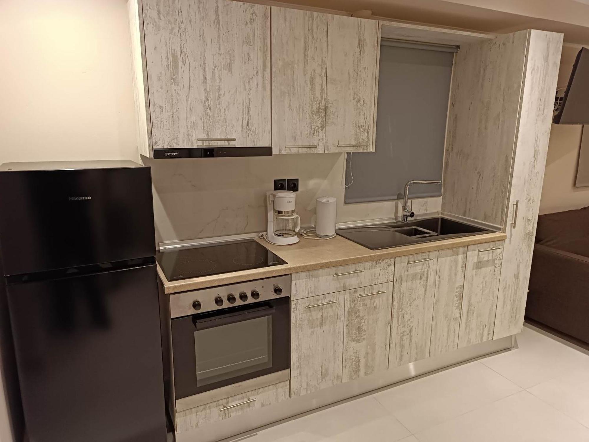 Newly Renovated Apartment Next To The Port Mantouki المظهر الخارجي الصورة